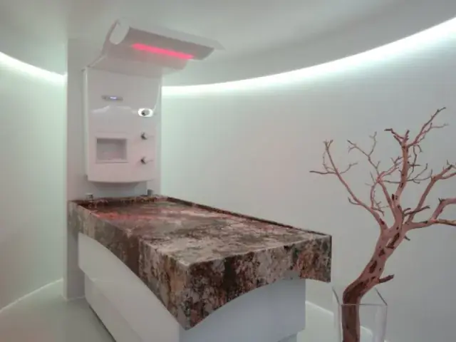 Vichy shower with wet-area couch